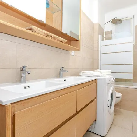 Apartment T2 19eme Buttes Chaumont - Ii Paris